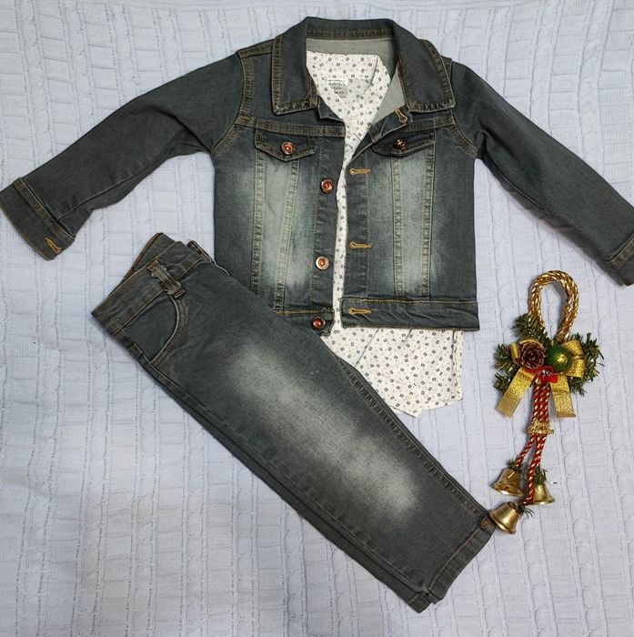 Продам джинсовый костюм