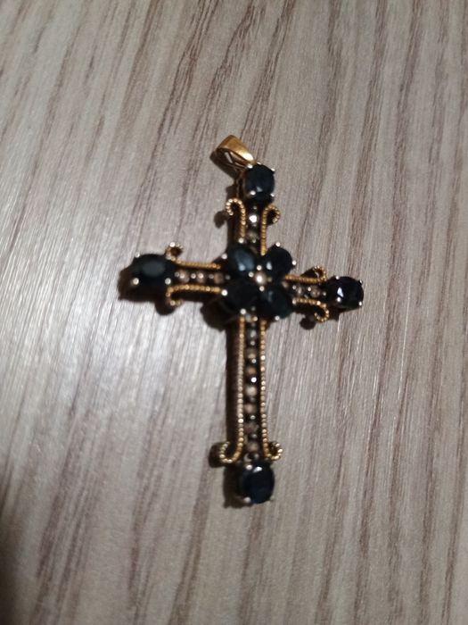 Медальон голям кръст