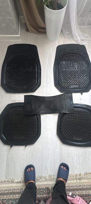 Продам универсальные резиновые полики