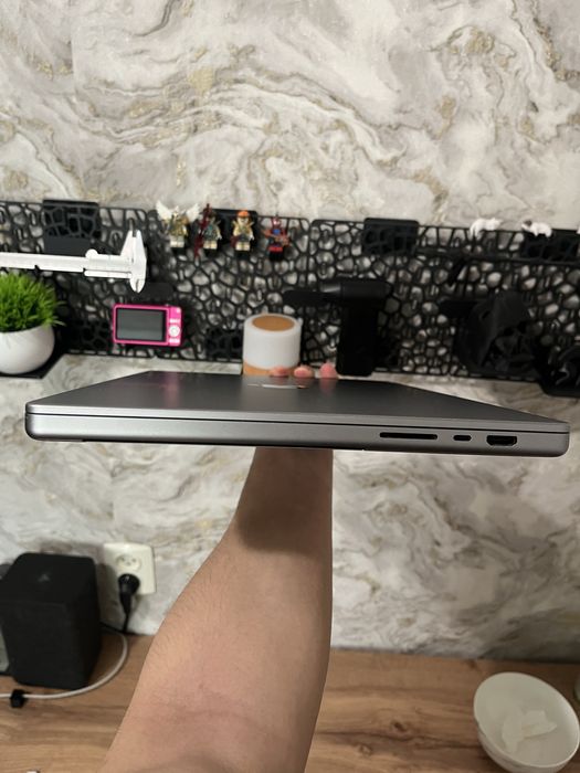 Macbook pro 16” M1 Pro, 16gb/1tb