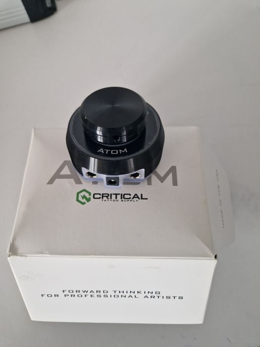 SURSA Critical Atom
