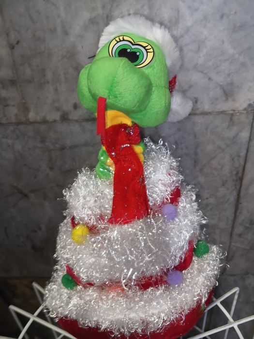 Продам! Игрушки. Змея 1500т. ул. Валиханова 167.