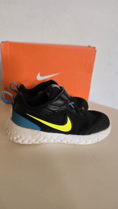 Детски Nike оригинални маратонки-22 с подарък оригинални сандали Nike 22.5  с кутии