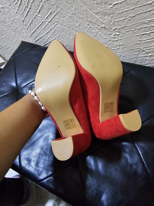 Pantofi stiletto