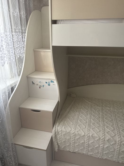 Продаю двухъярусную кровать