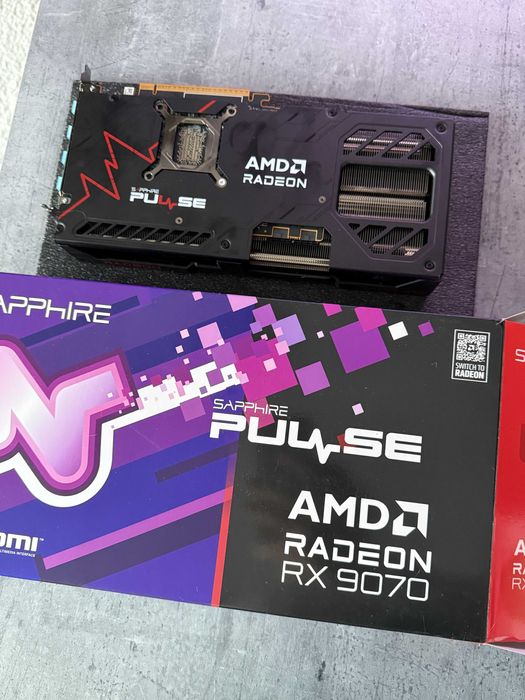 Vând Sapphire Pulse AMD Radeon RX 9070 16GB GDDR6 - In garanție