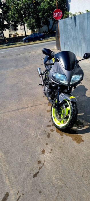 Motocicleta Suzuki Sv650s