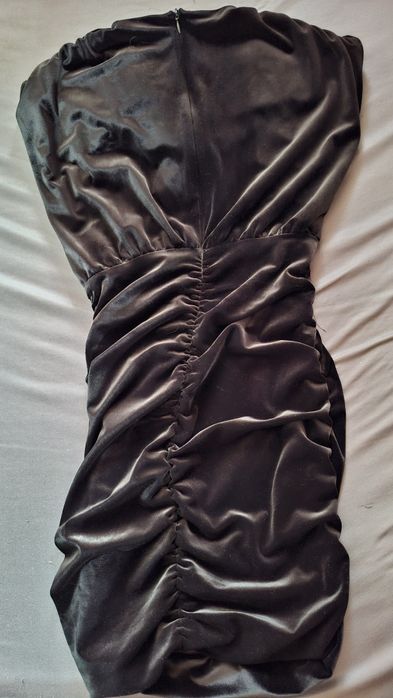 Кадифена, черна рокля, Zara
