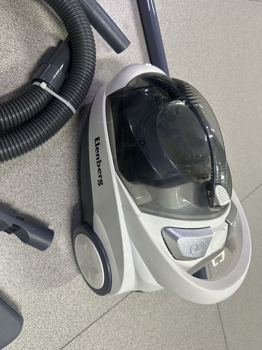 Продам отличный пылесос