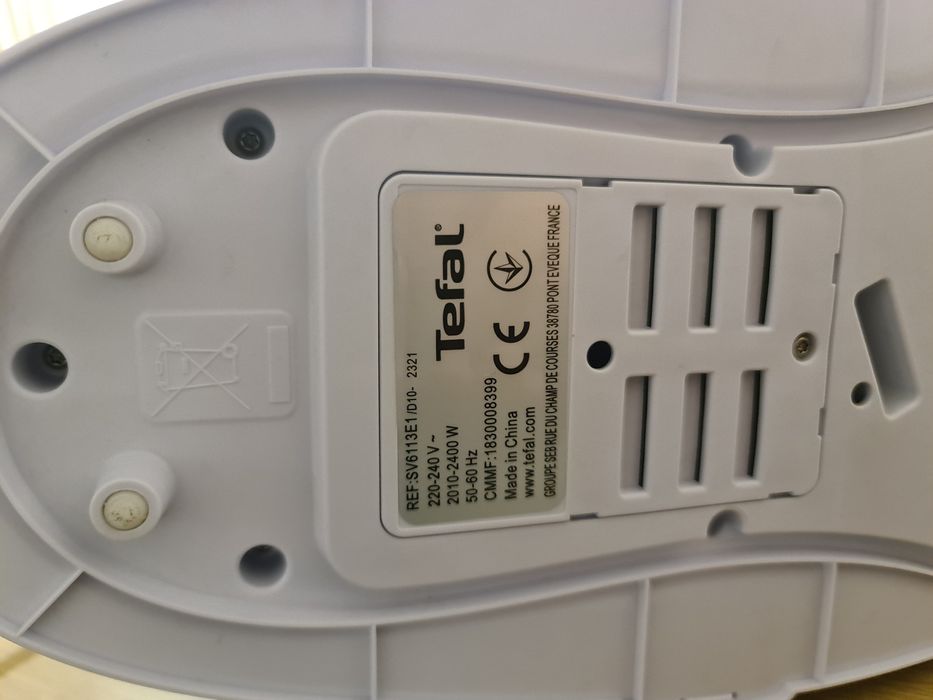 Tefal Express Essential Sistem de călcat cu aburi 5.2bar cu rezervor 1