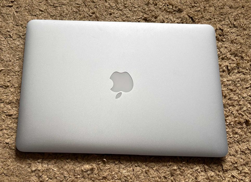 Apple MacBook 13"
