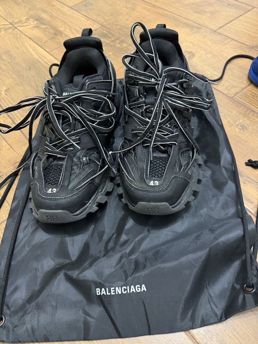 Balenciaga track
