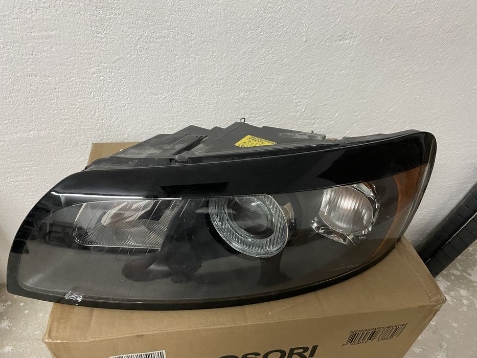 Volvo c30 ляв ксенон