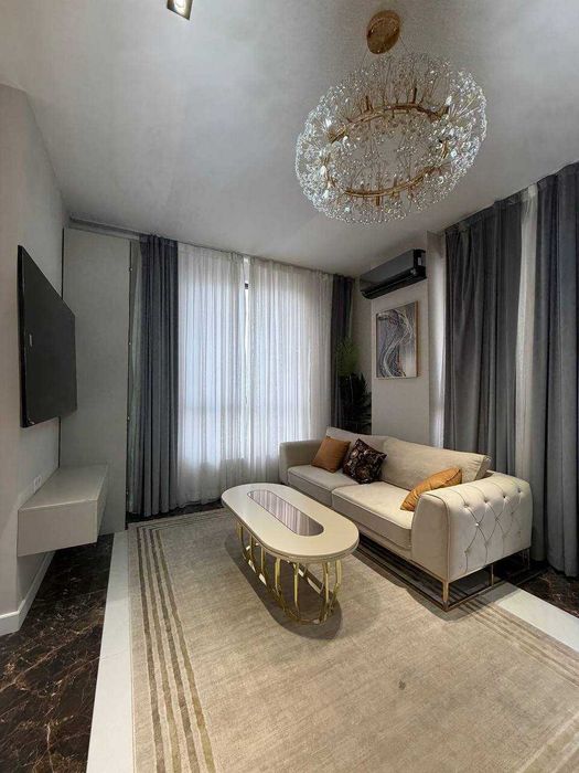 Метро Ойбек! Сдается новая 3-х комнатная квартира в центре