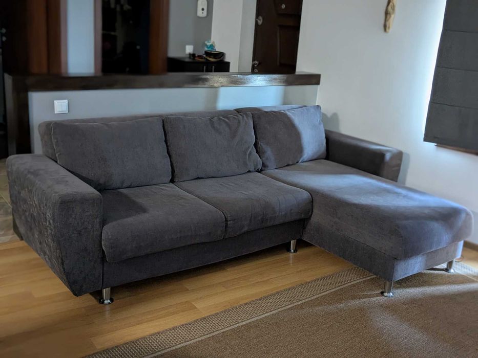 Colțar cu insula pe dreapta - 2.60m x 1.60m, gri închis, cu lada de depozitare