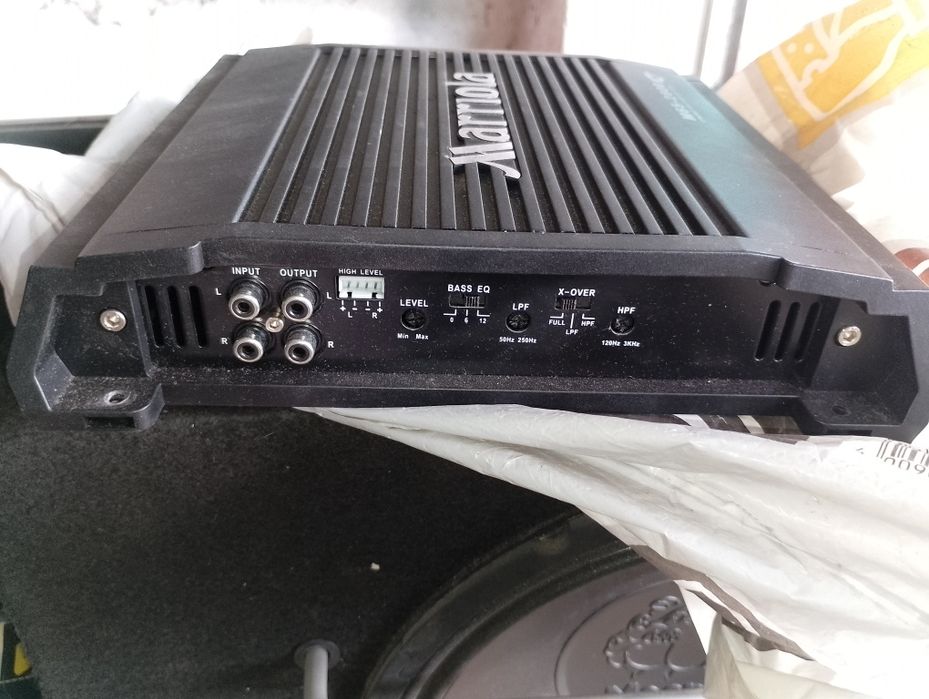 Бас каса 12" с усилвател