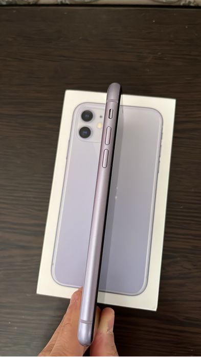 Продам айфон 11 на 64 гб