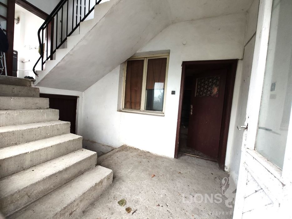 Продава се Етаж от къща в с. Тополи, Област Варна - 162 кв.м за 392 €/кв.м - Снимка #1