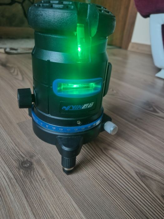 Лазерен нивелир.