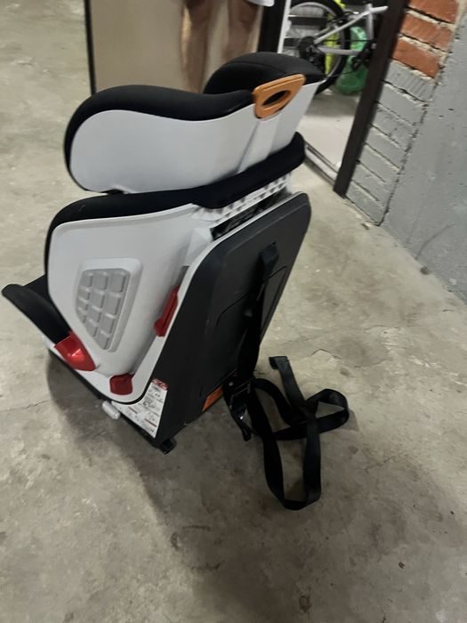 Chicco автокресло