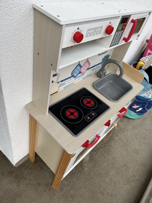 Детска кухня за игра