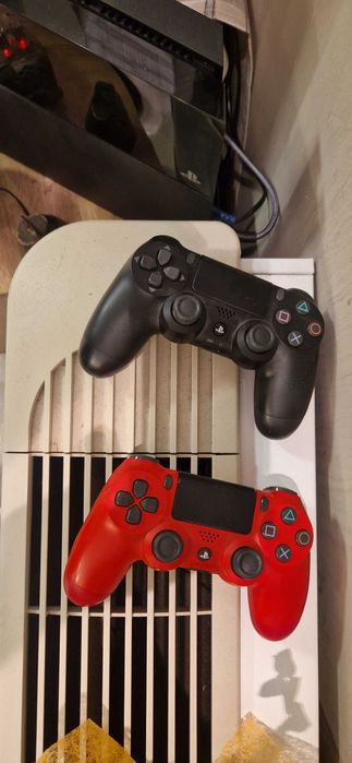 Sony PlayStation 4 500GB с 2 DualShock КОНТРОЛЕРА!