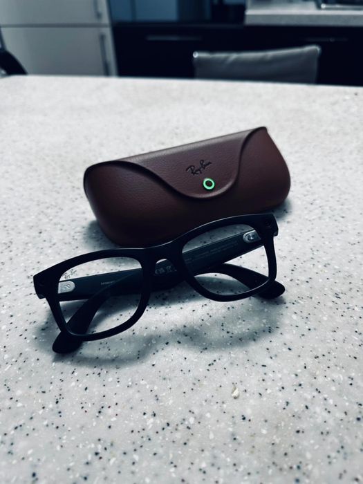 очки Ray-Ban череого цвета, с документами!