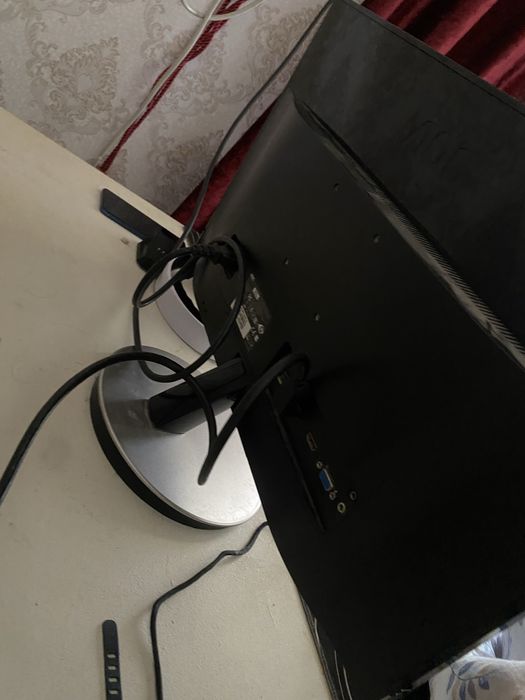 Монитор и клавиратура мышка