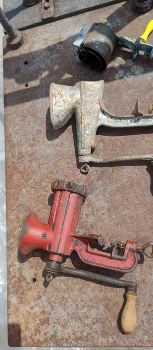 Vand masina de tocat veche, lot de 100 bucăți