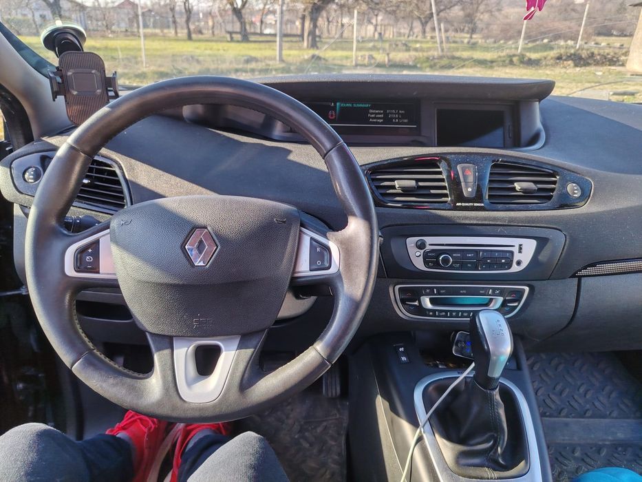 Renault Scenic 2012 luna a-5