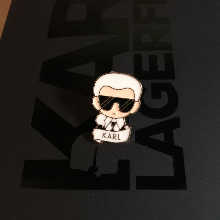 Брошка с Karl Lagerfeld