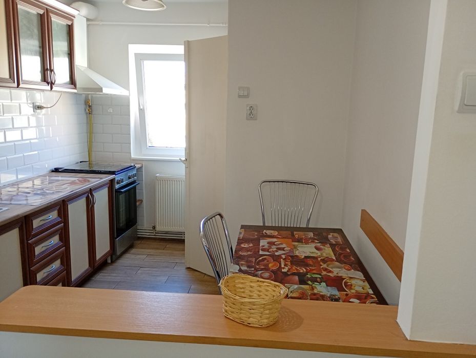 Închiriez apartament 2 camere