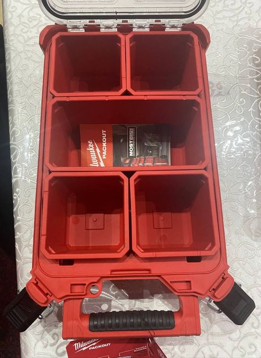Milwaukee packout 
Компактный органайзер MILWAUKEE PACKOUT