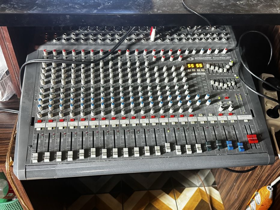 Аппаратура в комлоекте уселитель 4колонки