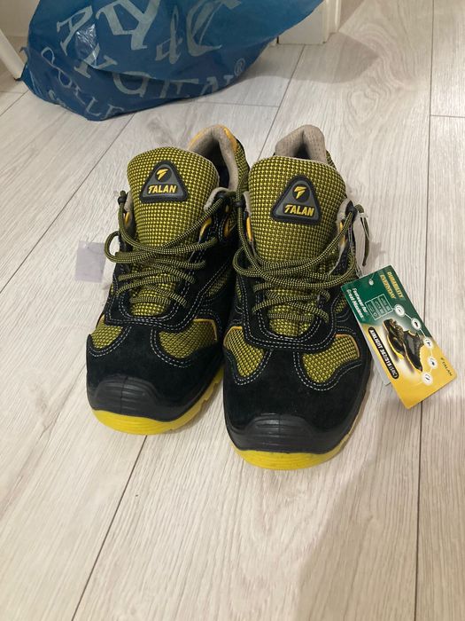 Мужская обувь, туфли, кроссовки