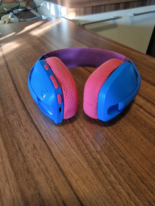 Logitech G435 bluethoot,casti gaming,muzica ,pret minim
