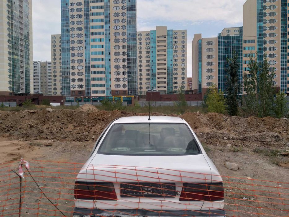 Автомашина  Nissan Primera.