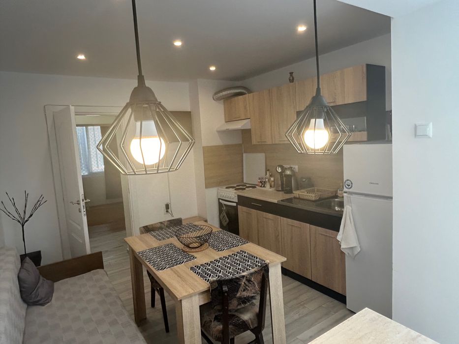 Дава се под наем Тристаен апартамент в Поморие - 120 кв.м за 331.5 € - Снимка #3