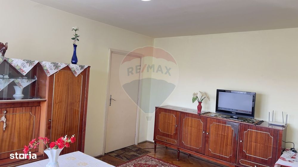 Apartament cu 3 camere de închiriat în zona Podgoria