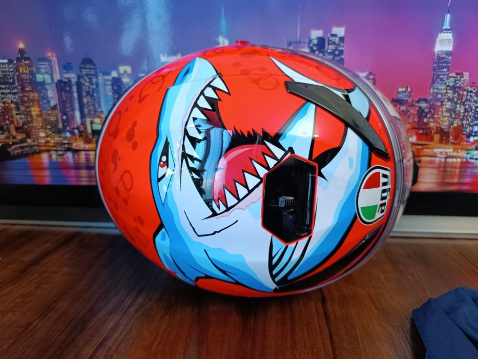 Мото шлем от итальянского бренда AGV