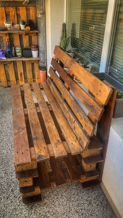 Бутикова пейка от палети