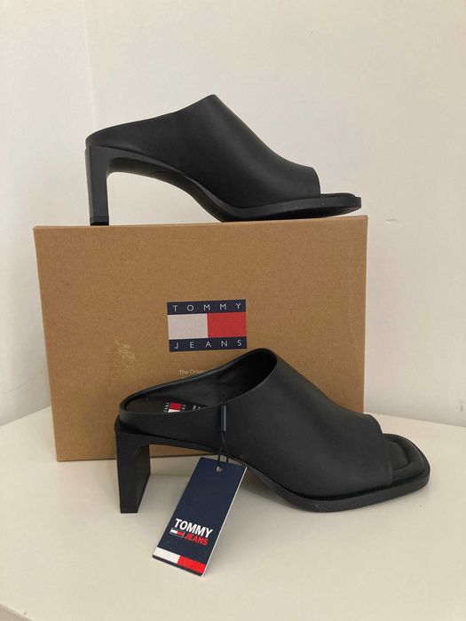 Черно кожено сабо с ток на Tommy Jeans, ново с етикет, размер 40