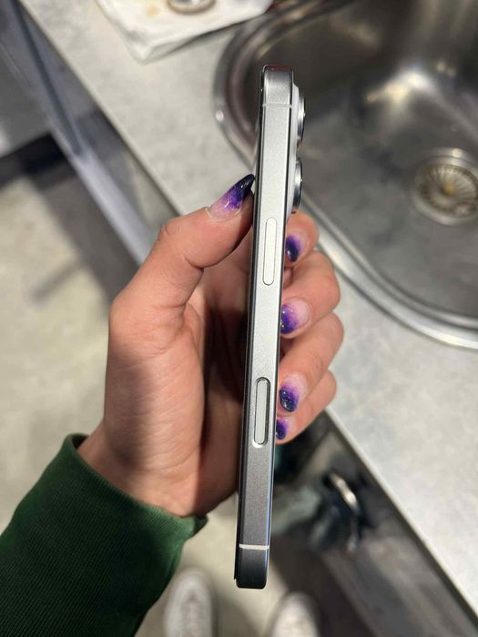 iPhone 16 pro-256 GB