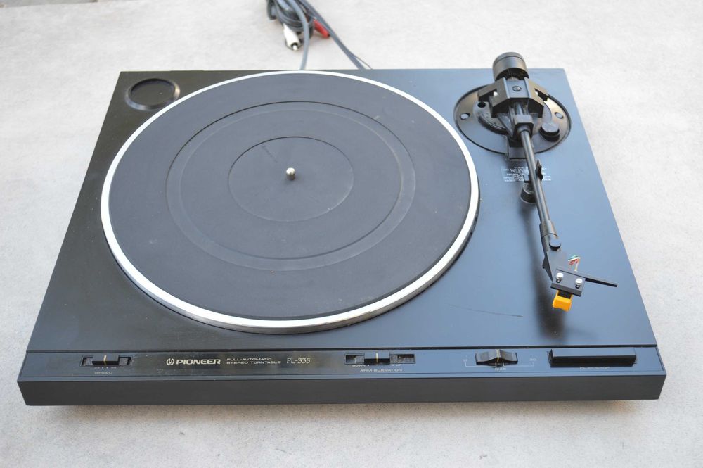 Pick up Pioneer PL 335