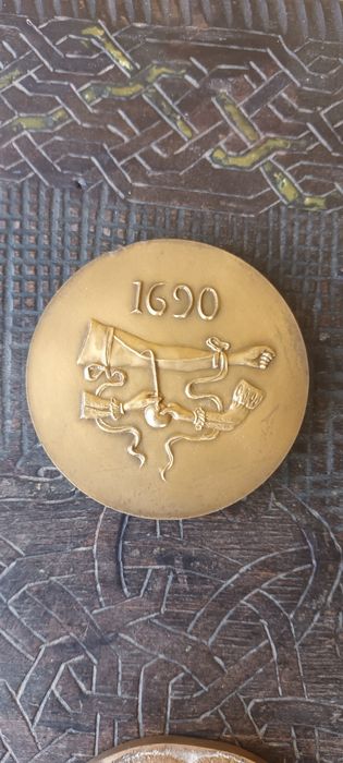 Placheta veche din Bronz