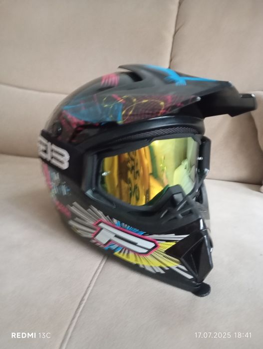 Vând Casca motocross(nu răspund la apeluri)