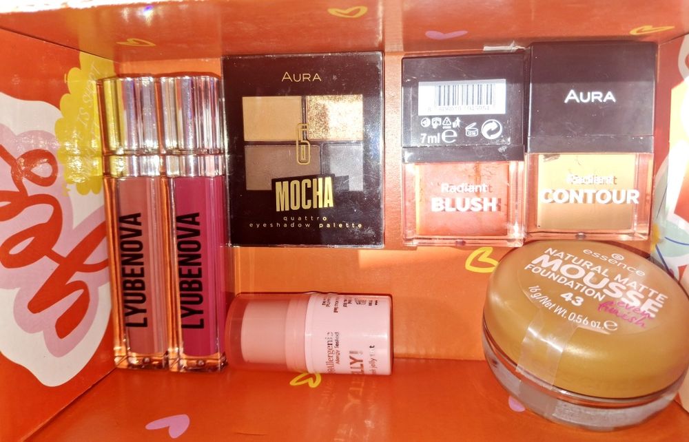 лот декоративна козметика