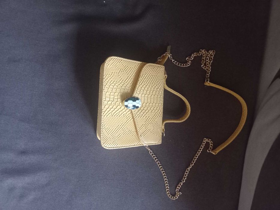 Нова дамска чанта от кожа