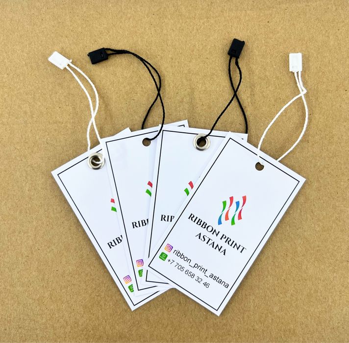 Печать на лентах стикеры бирки