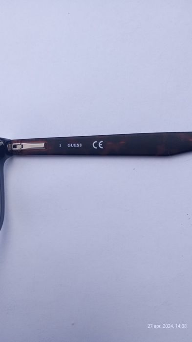 Rama ochelarii Guess fara lentile